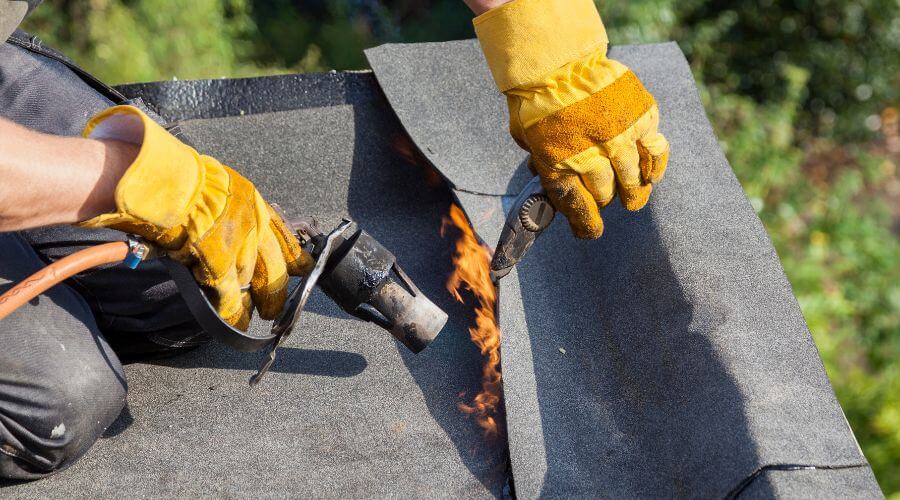 Professional gutter cleaning in East Palatka, FL
